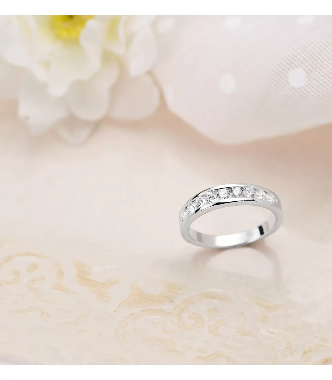 Alianza Oro Blanco 18K Diamantes 0.500 Qts.<Alda Joyeros New