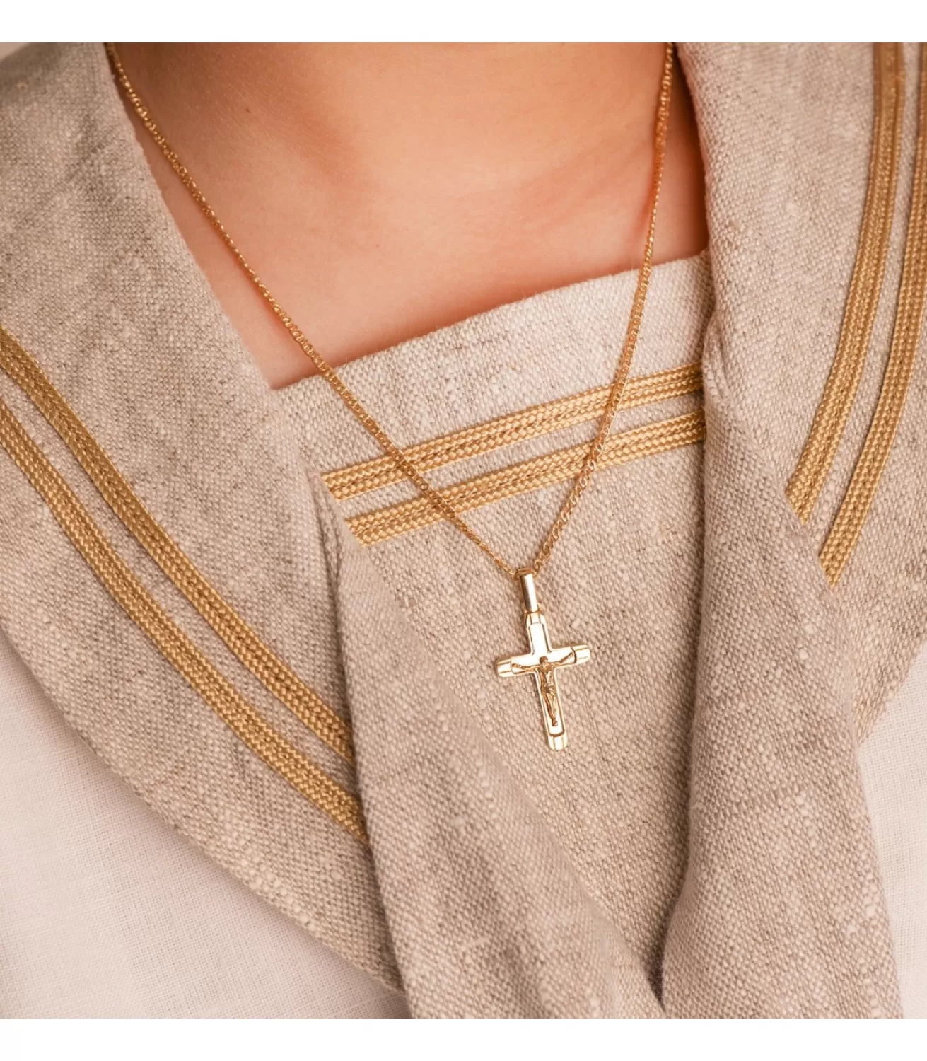 Colgante Cruz Cristo Oro 18 K 25 Mm<Alda Joyeros Outlet