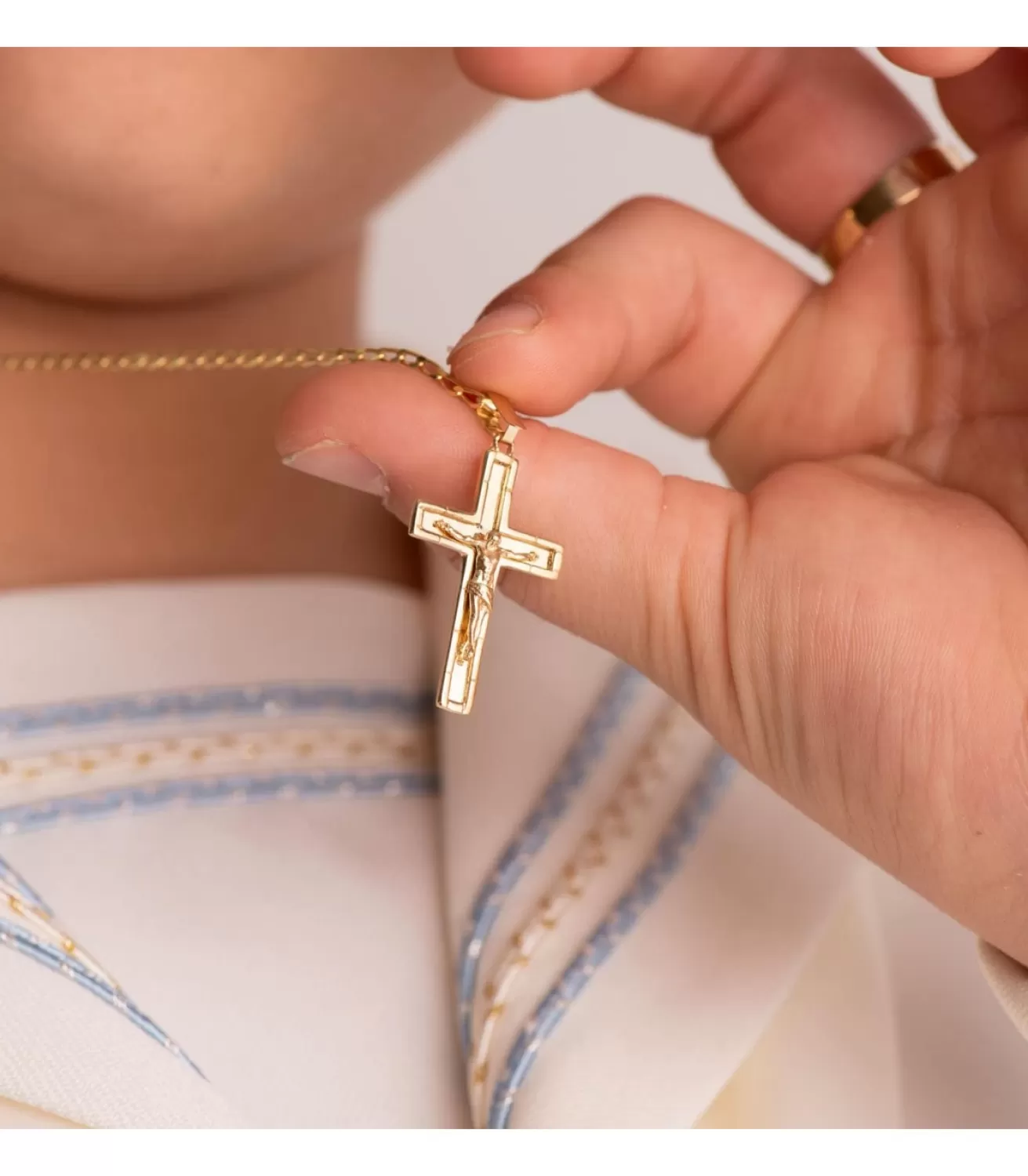 Colgante Cruz Cristo Oro 18K 26Mm<Alda Joyeros Discount