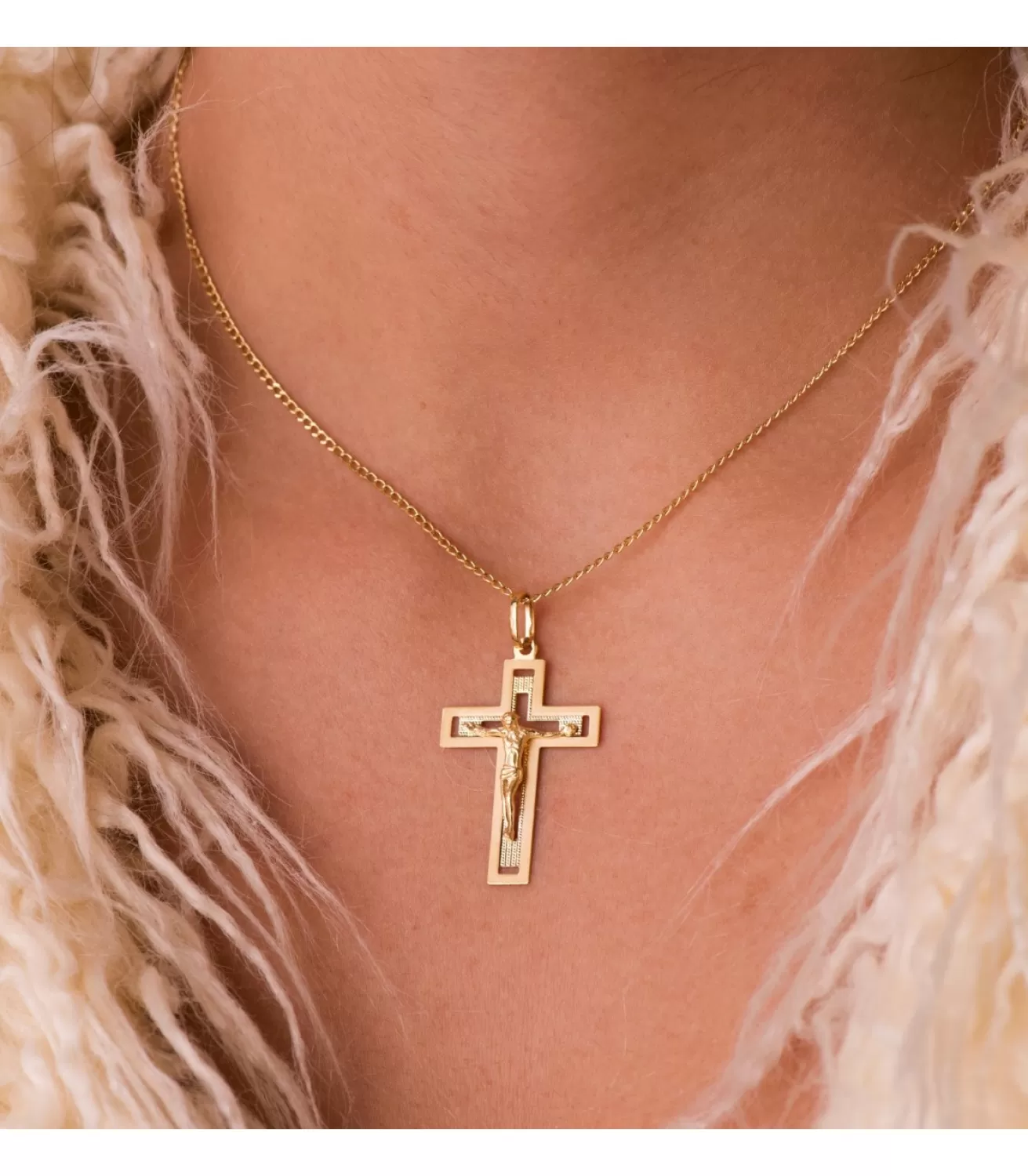 Cruz Con Cristo Oro 18 K Rectangular Calada<Alda Joyeros Cheap
