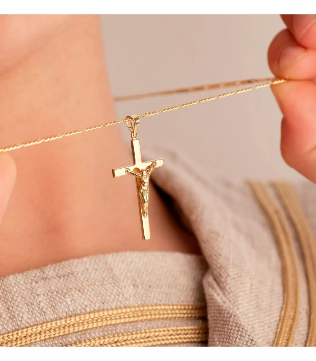 Cruz Cristo Palo Rectangular 18 Ktes 29 Mm<Alda Joyeros Discount