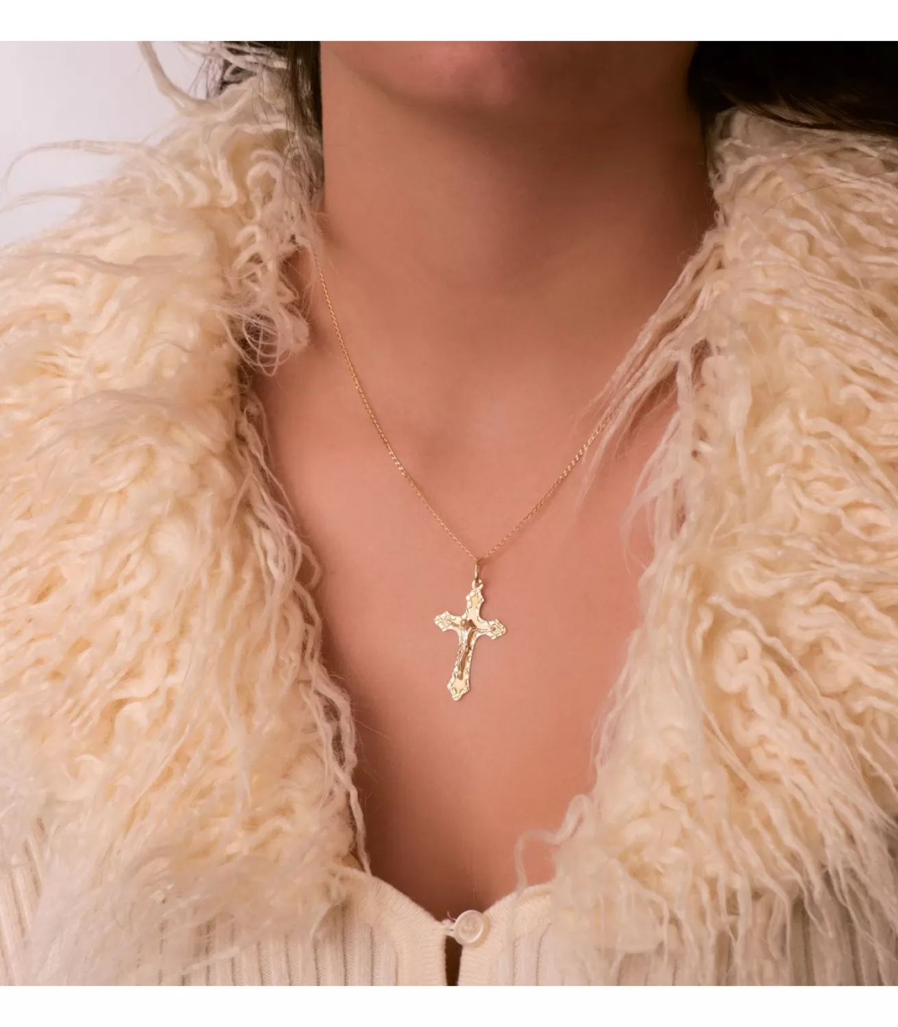 Cruz Gotica Cristo Tallada Oro 18K 35Mm<Alda Joyeros Outlet