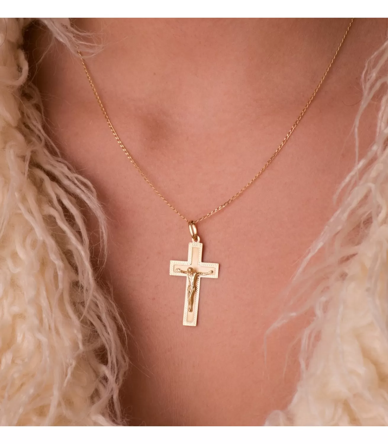 Cruz Rectangular Cristo Oro 18 Ktes Tallada<Alda Joyeros Fashion