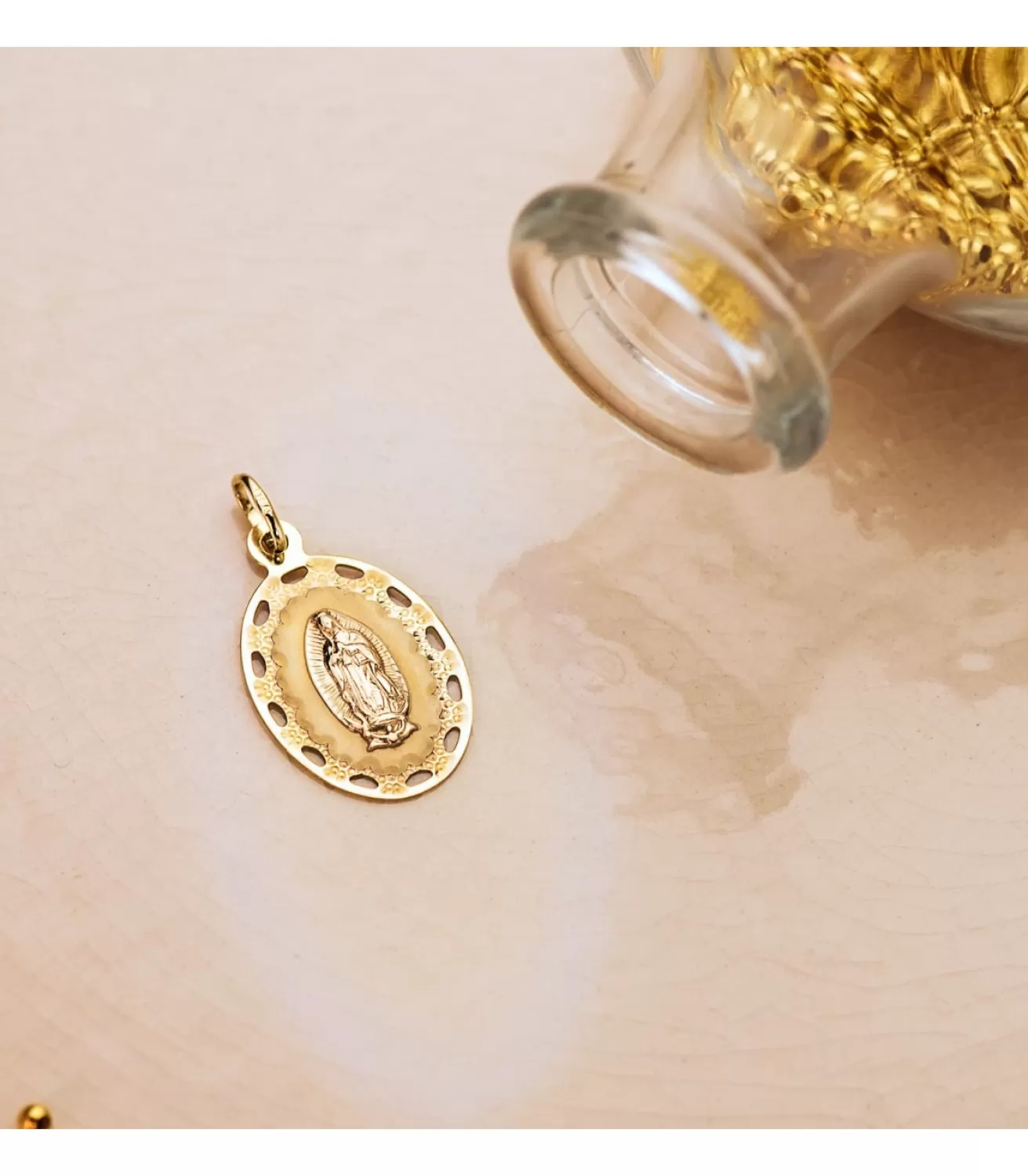 Medalla Cerco V. Guadalupe Mexico Oro 18 K 23 Mm<Alda Joyeros Best Sale