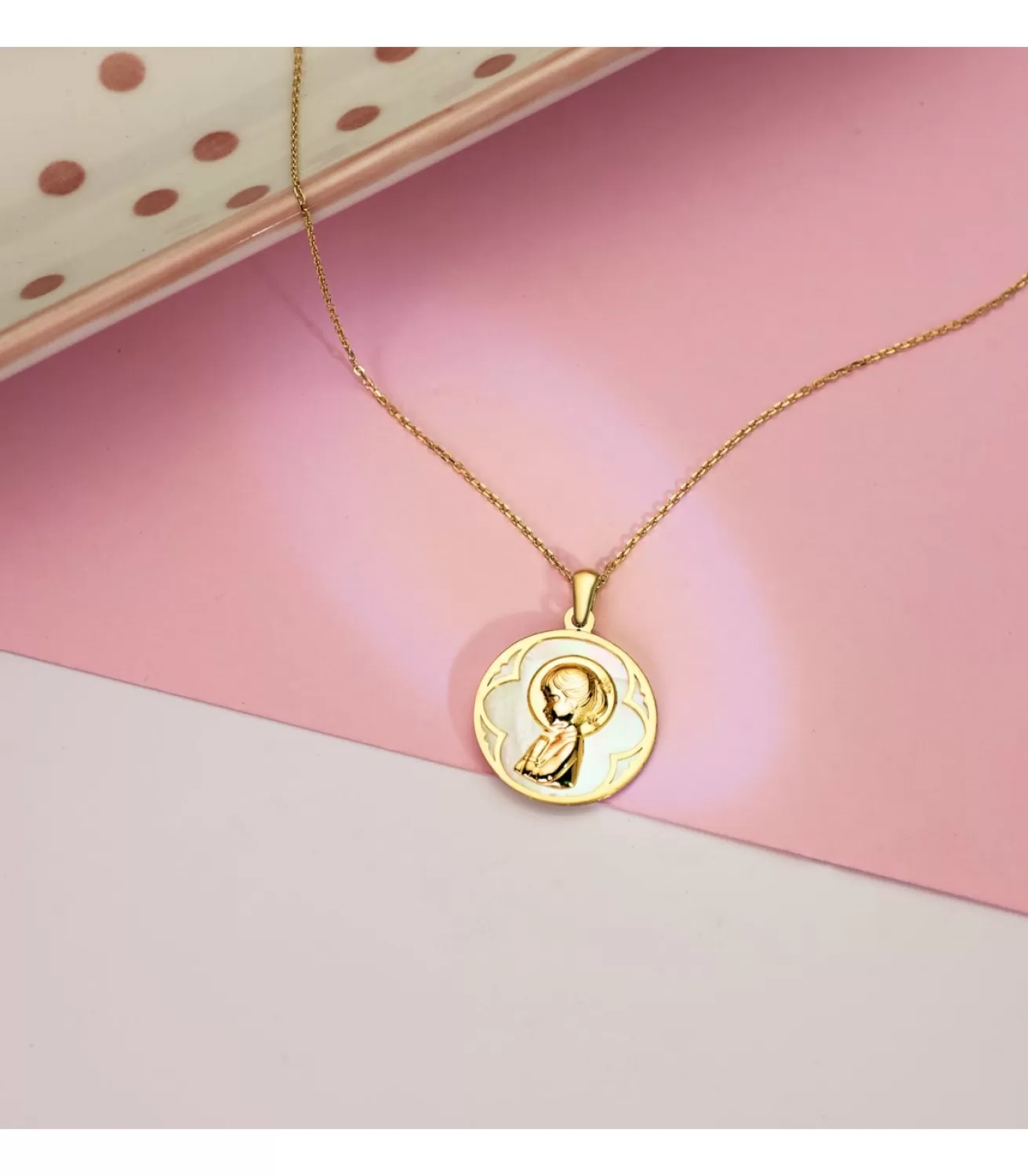 Medalla Comunion Nacar Oro 18K Virgen Niña<Alda Joyeros Hot