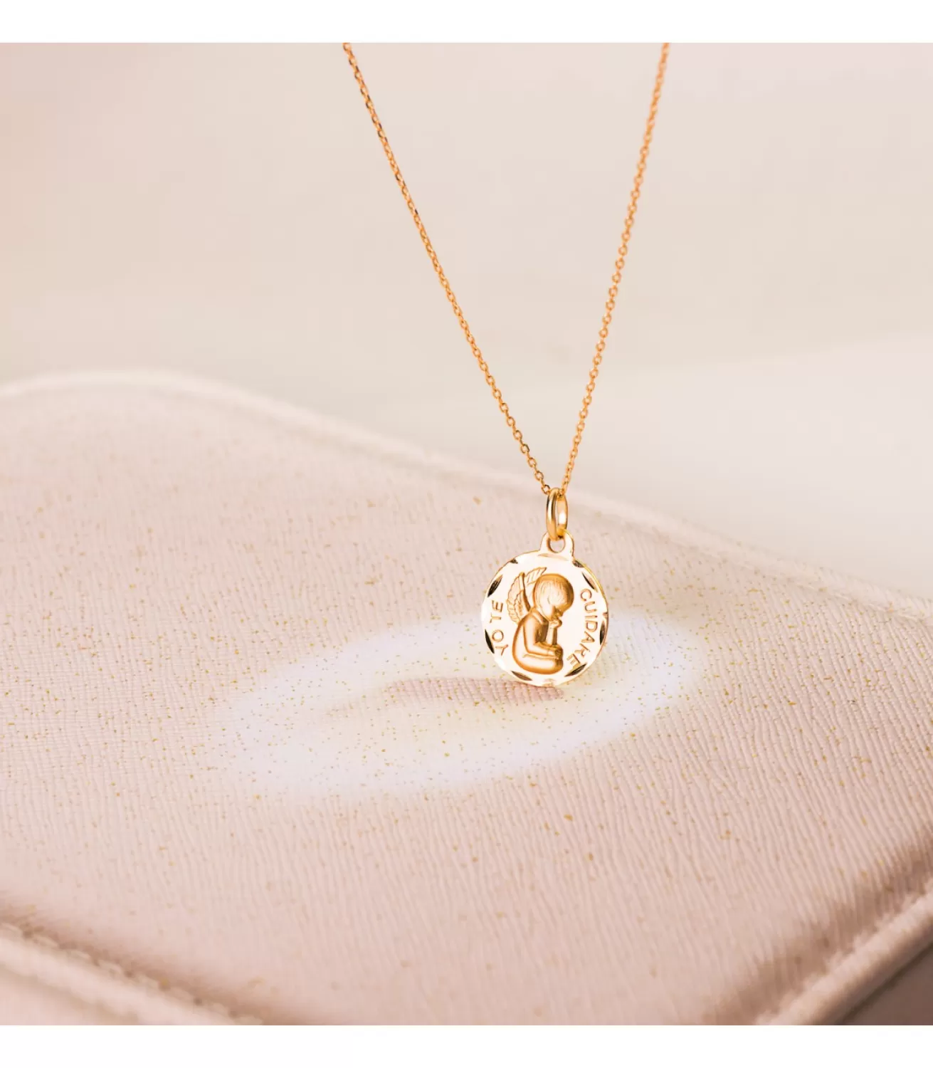 Medalla Ángel Yo Te Cuidare 18K 14Mm Tallada<Alda Joyeros Flash Sale