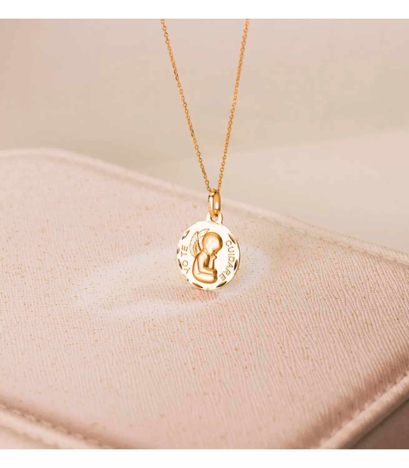 Medalla Ángel Yo Te Cuidare 18K 16Mm Tallada<Alda Joyeros Store