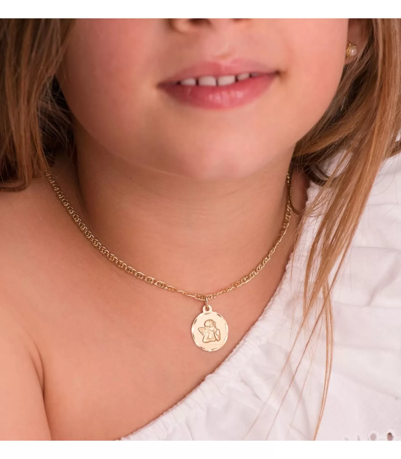 Medalla Ángelito Oro Amarillo 9K 16Mm Tallada<Alda Joyeros Shop