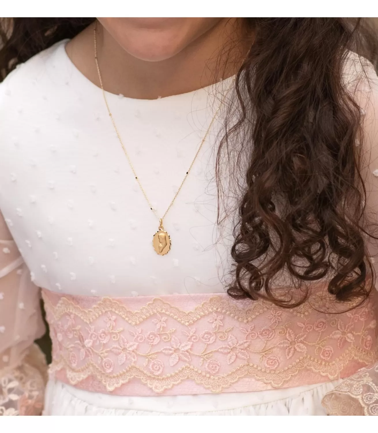 Medalla Oro 18K Virgen Niña Nube 16 Mm<Alda Joyeros Best