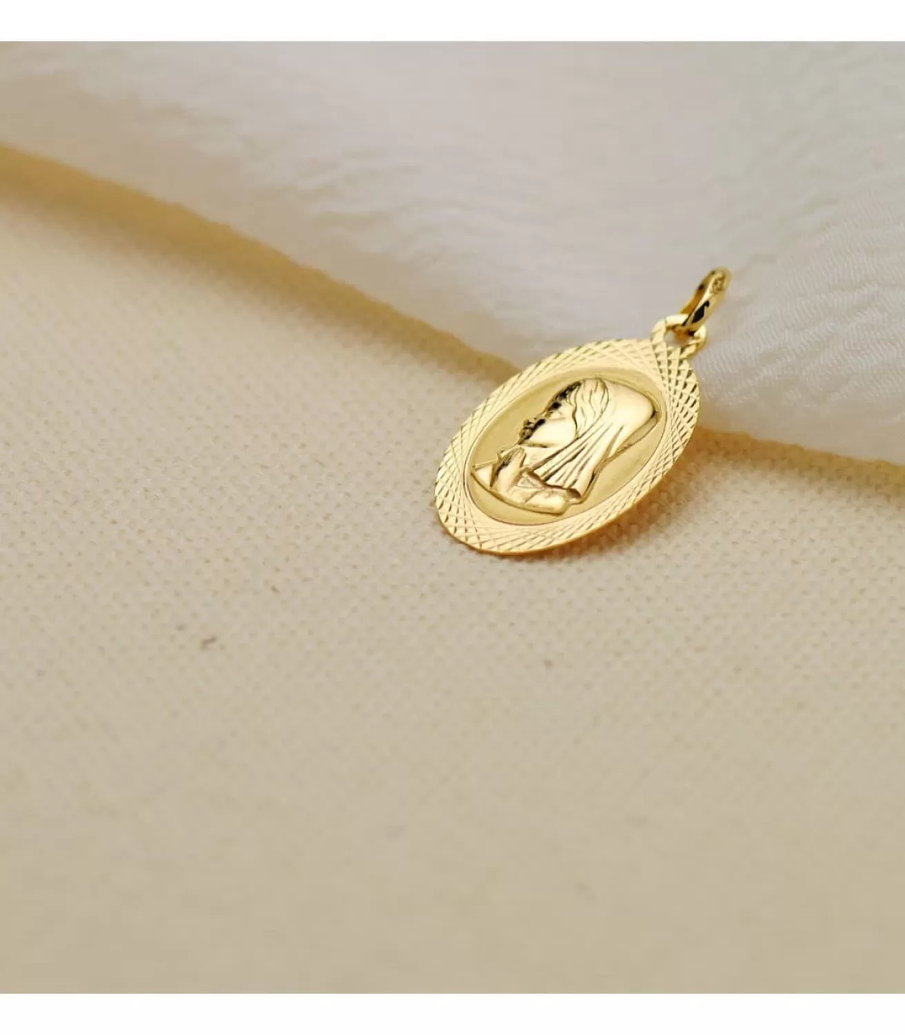Medalla Oval Brillo Y Mate Oro 18K Virgen Niña 18Mm<Alda Joyeros Clearance