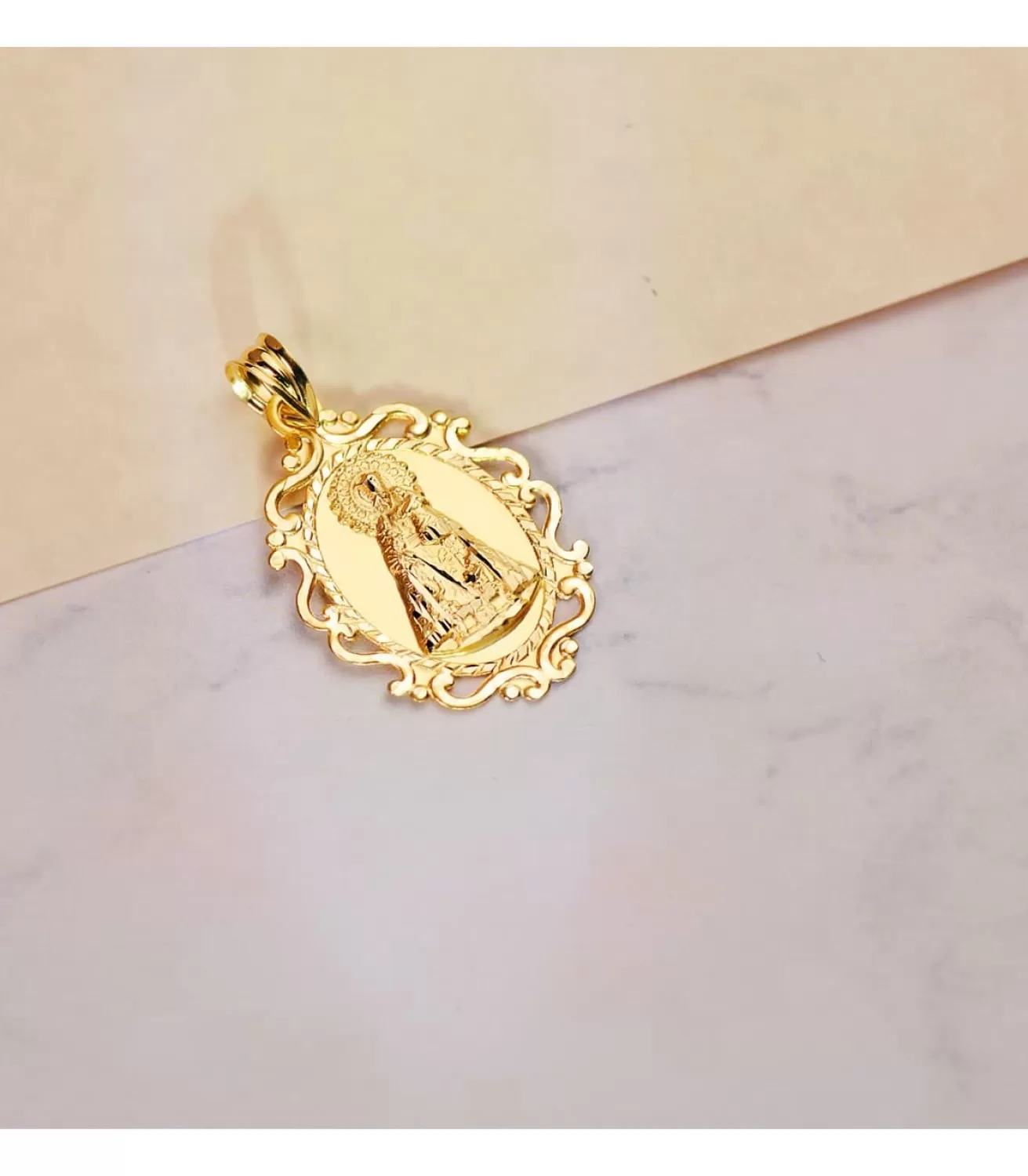 Medalla Virgen De Los Desamparados 18 Ktes 30Mm<Alda Joyeros Clearance