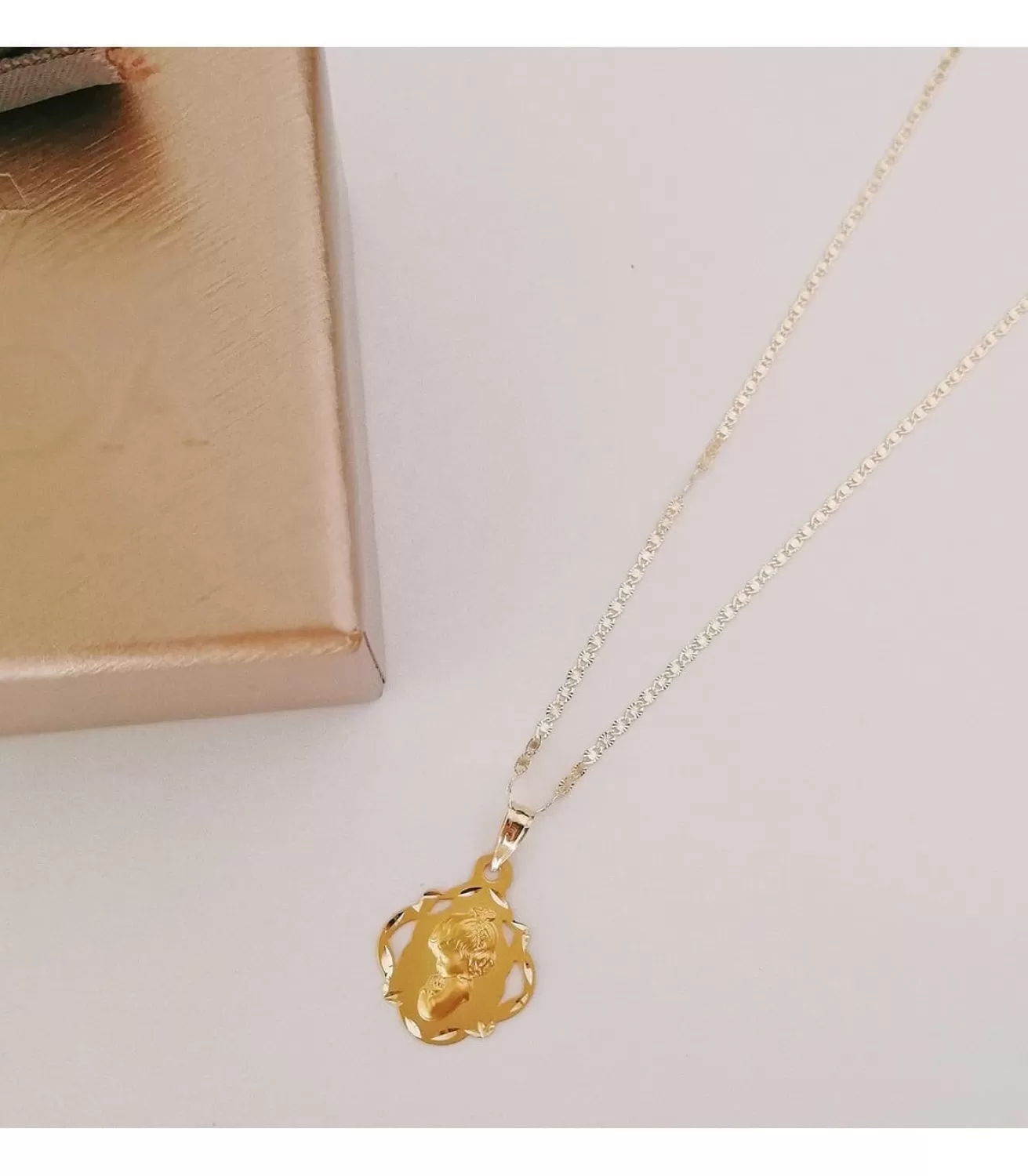 Medalla Virgen Niña Calada Oro Amarillo 18 K 16Mm<Alda Joyeros Cheap
