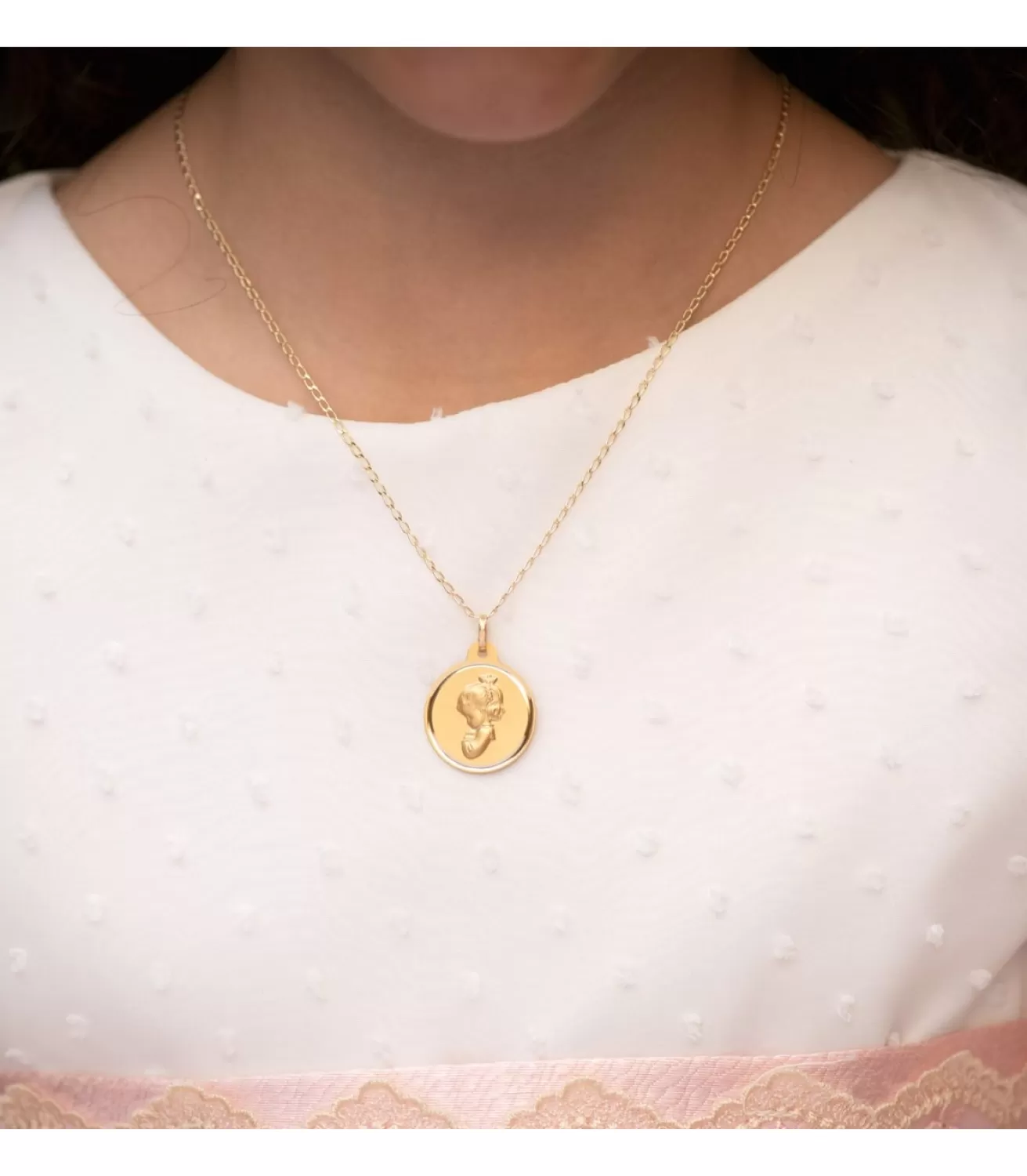 Medalla Virgen Niña Oracion Bisel Oro 18K 20Mm<Alda Joyeros Discount