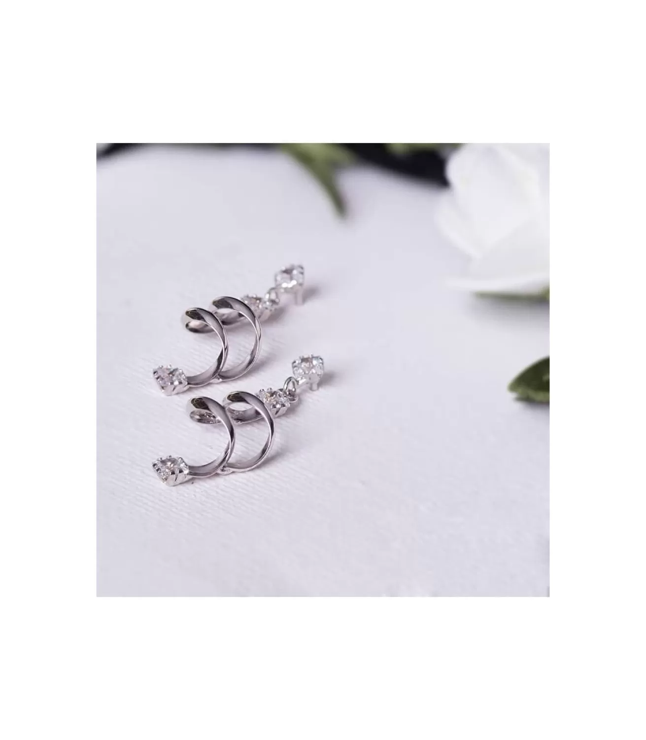 Pendientes Oro Blanco 18 Ktes Largos Tirabuzon. Bayonne<Alda Joyeros Outlet