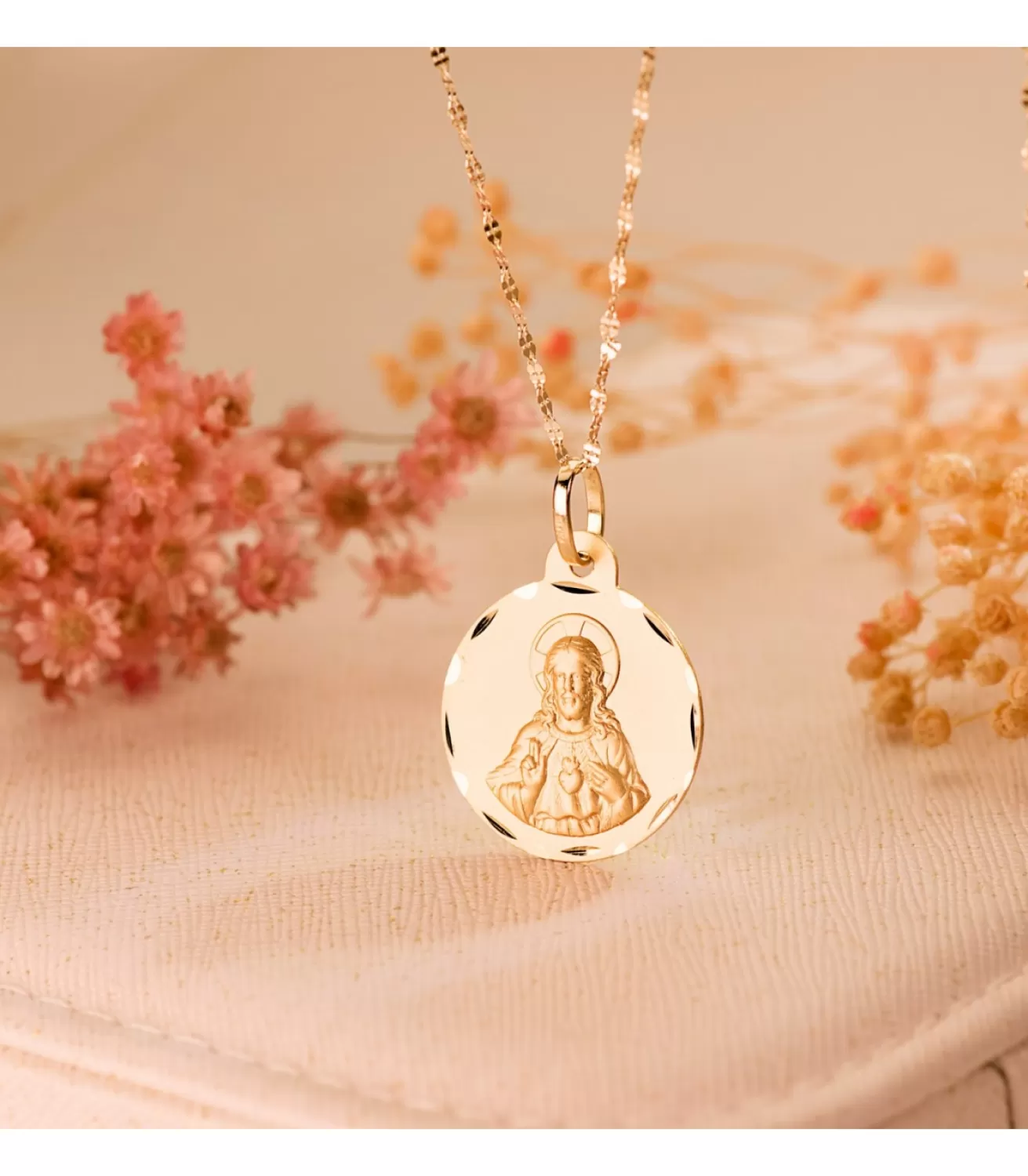 V. Carmen Y C. Jesus Oro 18K Escapulario Tallado 20Mm<Alda Joyeros Online